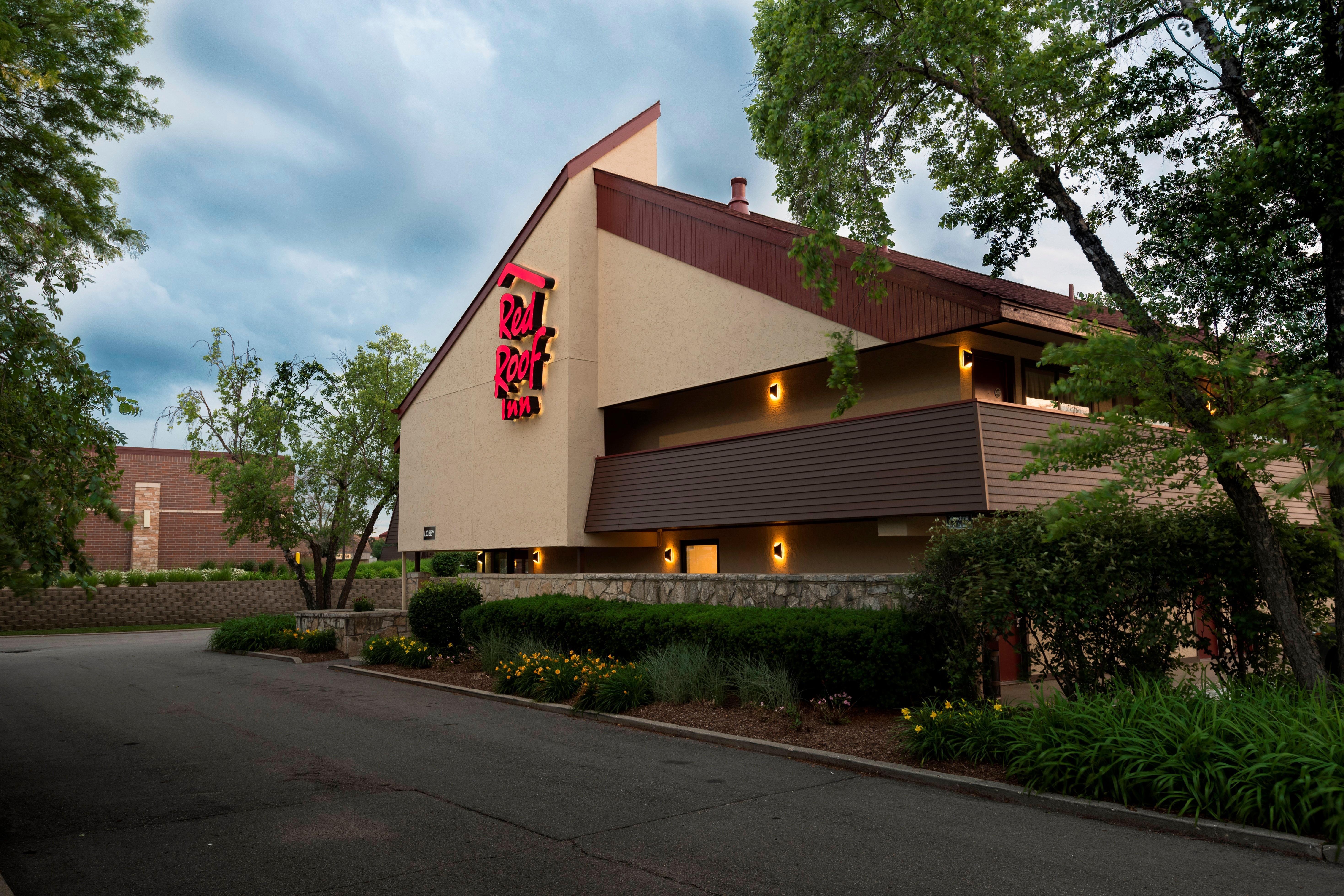 Red Roof East - Casino District Motel