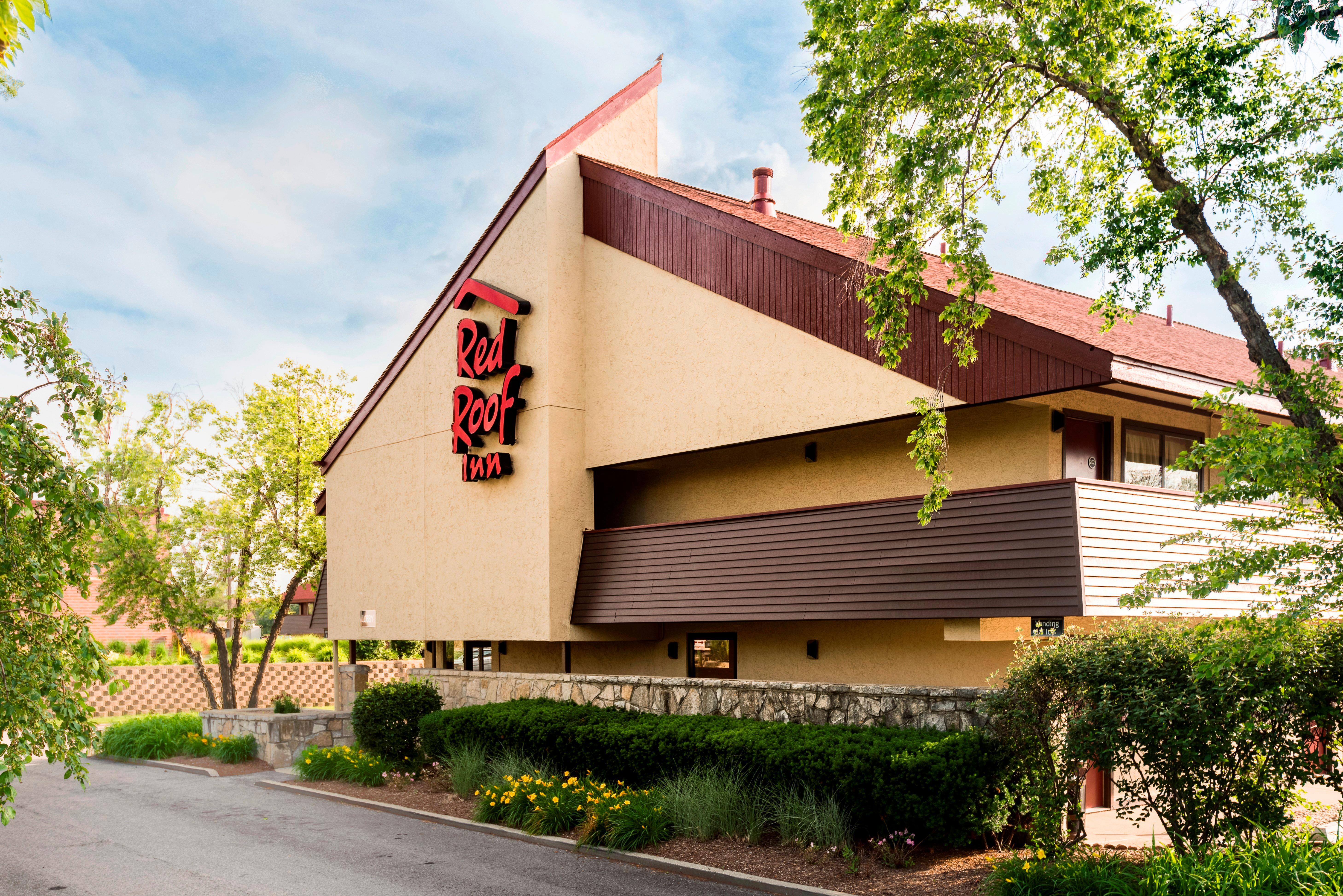 Red Roof East - Casino District 2*